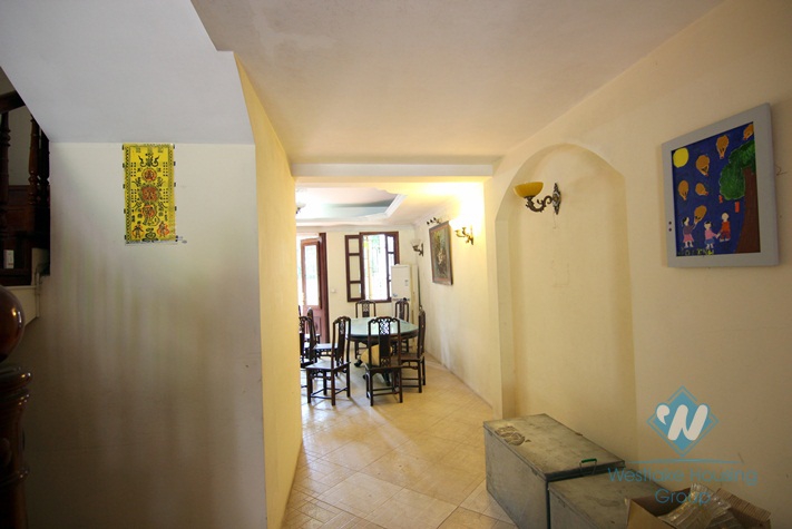 Cheap house for rent in the heart of Tay Ho over 400 sqm usage area